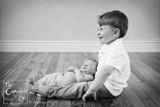 Siblings and newborn photography, The Camera's Eye